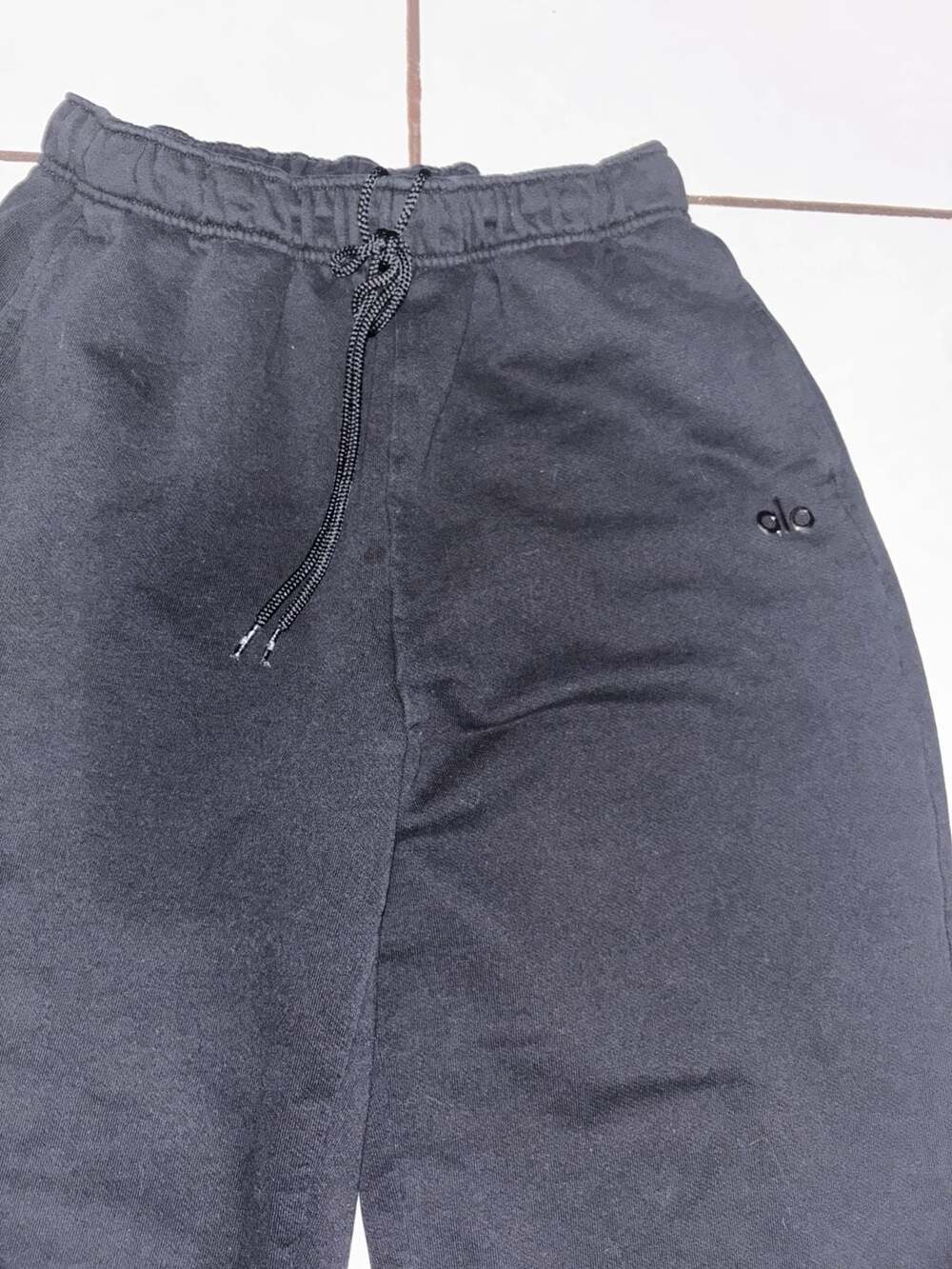 Alo Accolade Straight Leg Sweatpant Size M Black - Picture 3 of 7